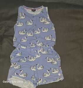 49 Babyface Blue and White Patterned Garment